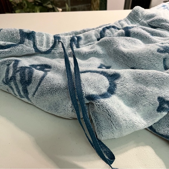 EUC Harry Potter Pajama Set for Ladies/Girls; Harry Potter Wizarding World - Picture 2 of 15